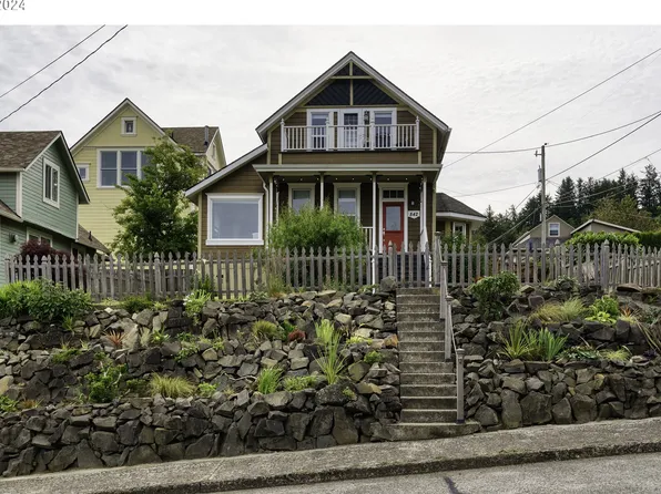 842 35th St, Astoria, OR 97103