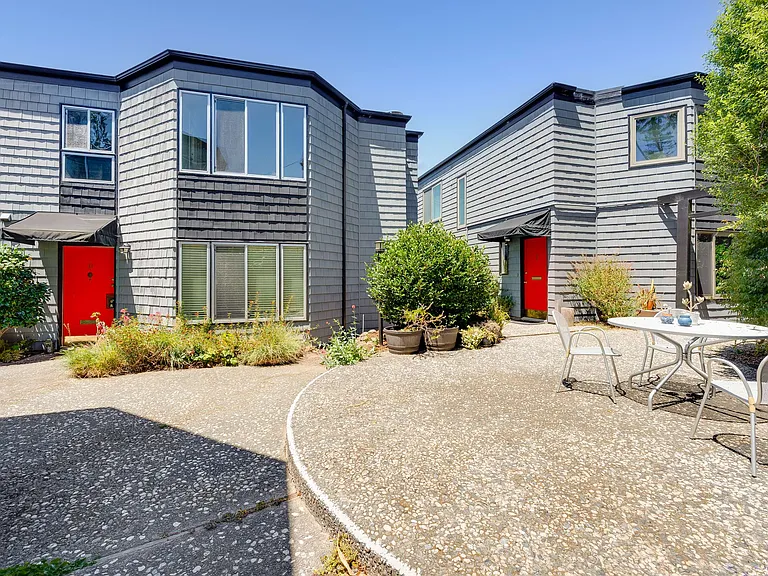 2723 Ashby Pl #D — Photo 30