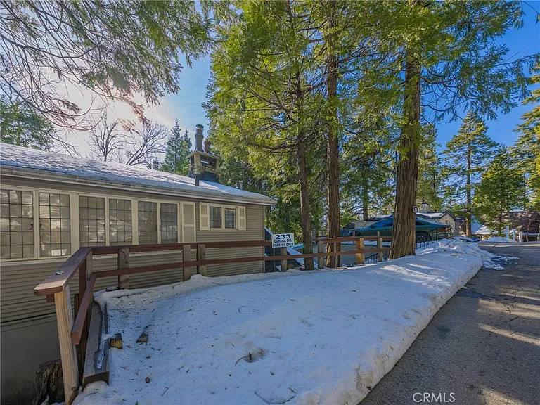 233 Corona Cir — Photo 4