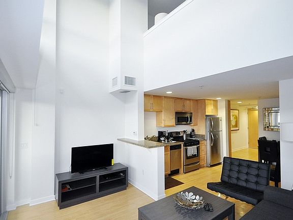 4th image of 1539 4th St APT 509