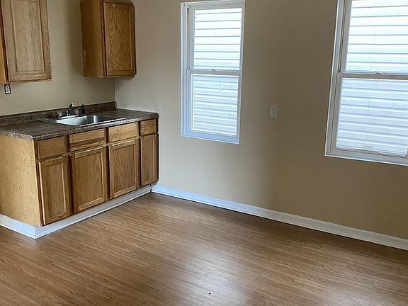 4th image of 4911 Homerlee Ave Unit 2C