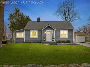 46079 Sunset St, Northville, MI