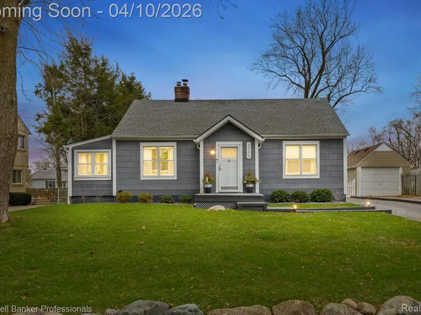 46079 Sunset St, Northville, MI 48167