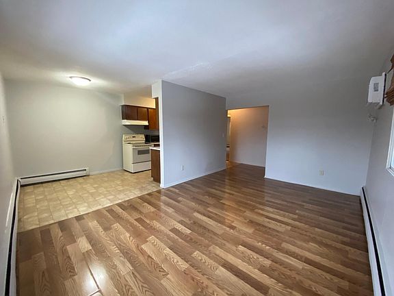 4th image of 1566 Woodbridge St #8