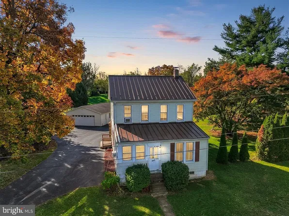 677 Sinking Springs Ln, York, PA 17404