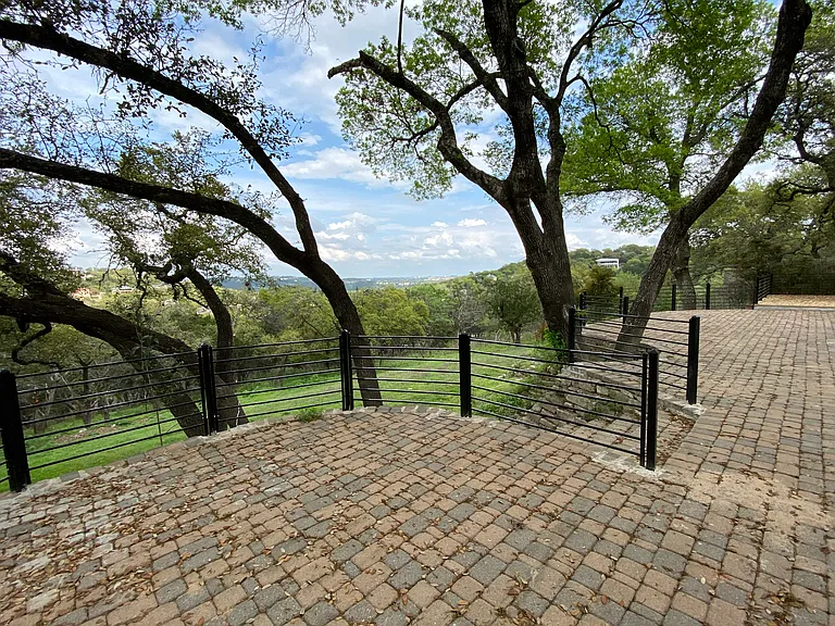 2318 Matador Cir — Photo 28