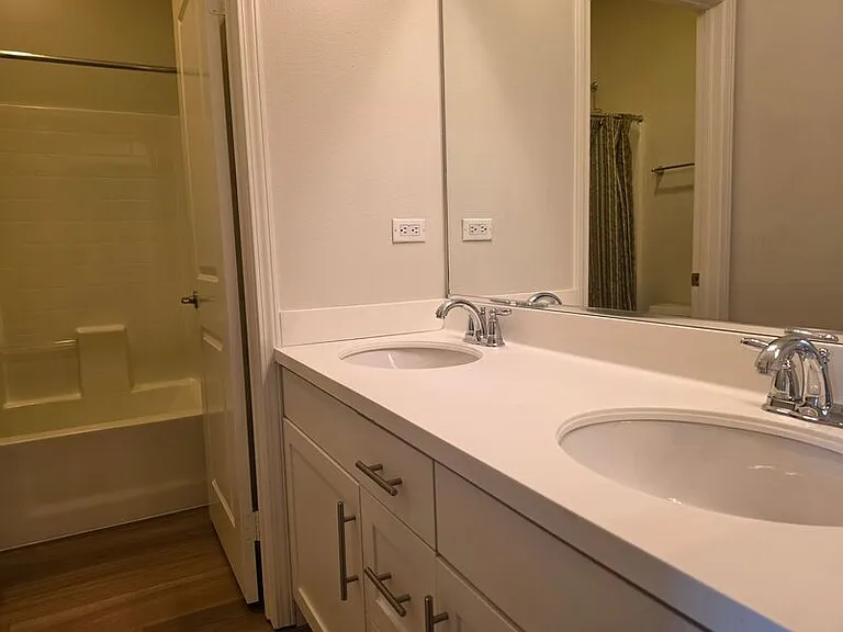 15236 Davenport St — Photo 25