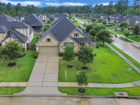 561 Rolling Brook Ln, Pinehurst, TX 77362