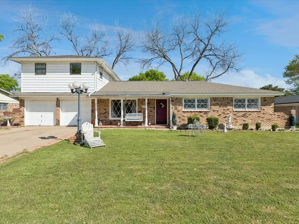 5705 Diamond Oaks Dr N, Fort Worth, TX 76117