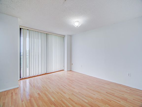 5th image of 625 Harmon Cove Tower #625