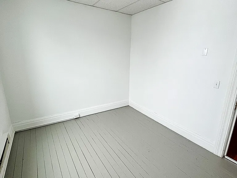 911 State St #2 — Photo 4