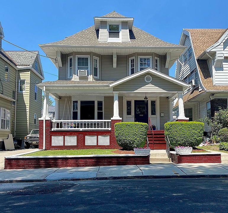 1st image of 648 Parker St