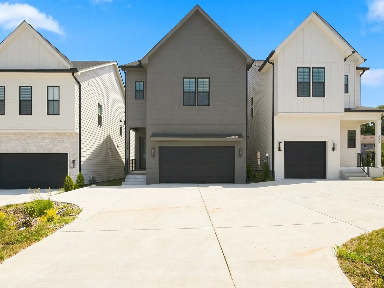 4 bed, 4.5 bath, 2406 sqft, $4,700 — Photo 2