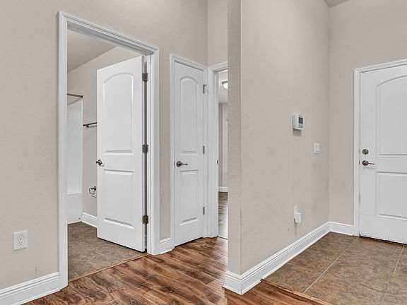 5th image of 18424 Dajana Ave