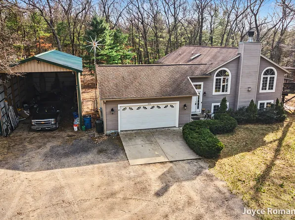 850 W White Lake Dr, Twin Lake, MI 49457