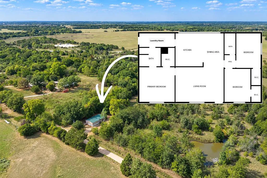 13615 W Waterwell Rd — Photo 2