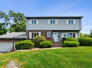 16 Sheldon Rd, Marblehead, MA 01945