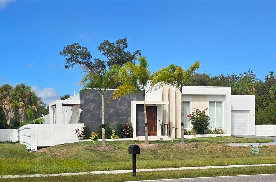 1st image of 4249 S Cranberry Blvd