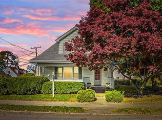 98 Ridgewood Rd, Pawtucket, RI 02861