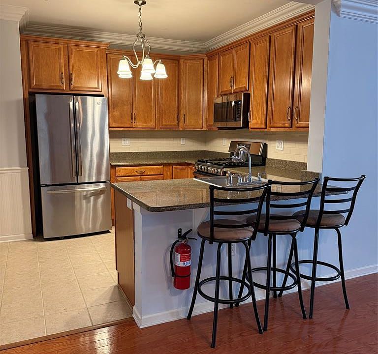 1st image of 6208 Harcourt Rd