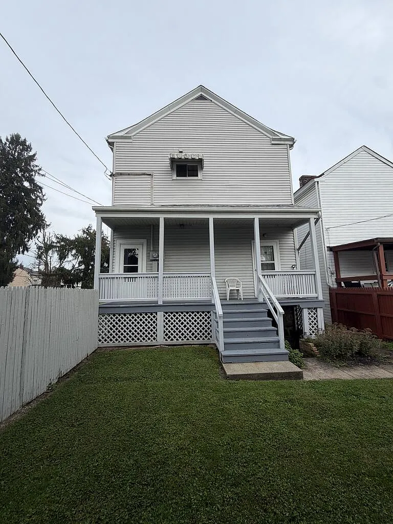 2 bed, 1.0 bath, 852 sqft, $720 — Photo 2