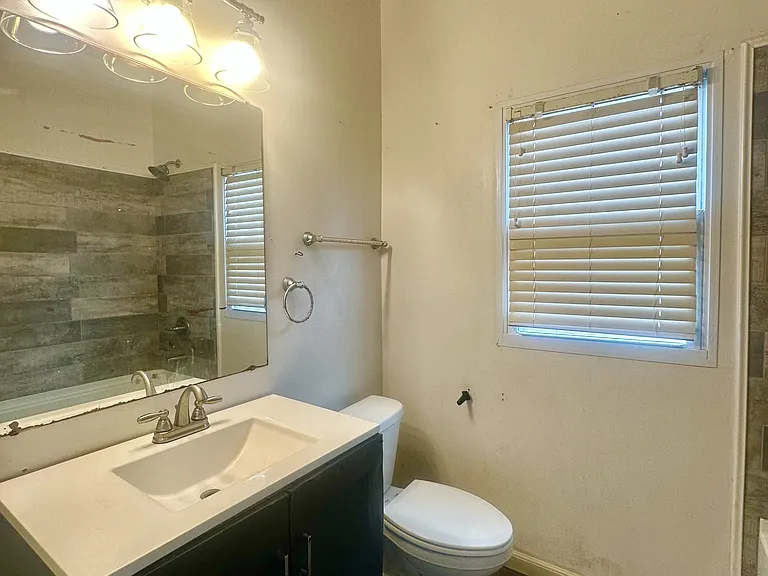 501 W Gordon St #2 — Photo 6