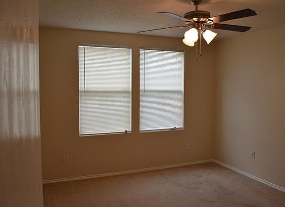 4th image of 1718 Westbury Dr