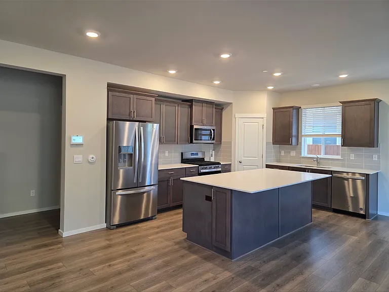 423 186th Pl SW — Photo 2