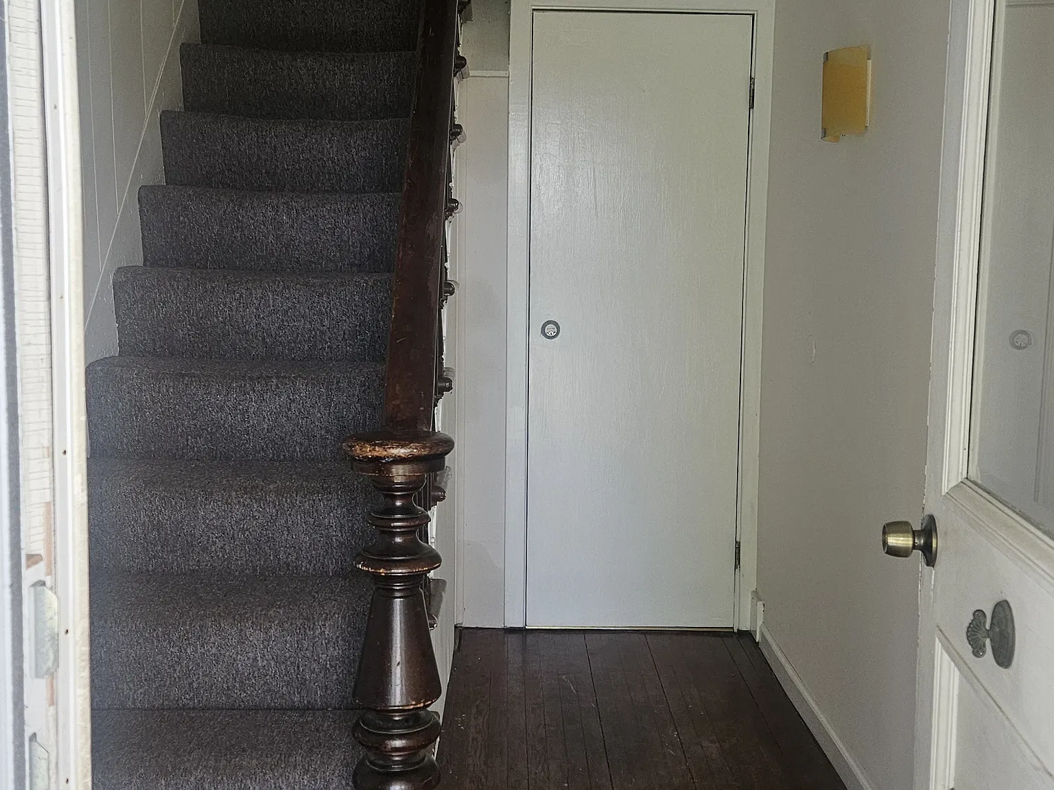 102 W Market St — Photo 2