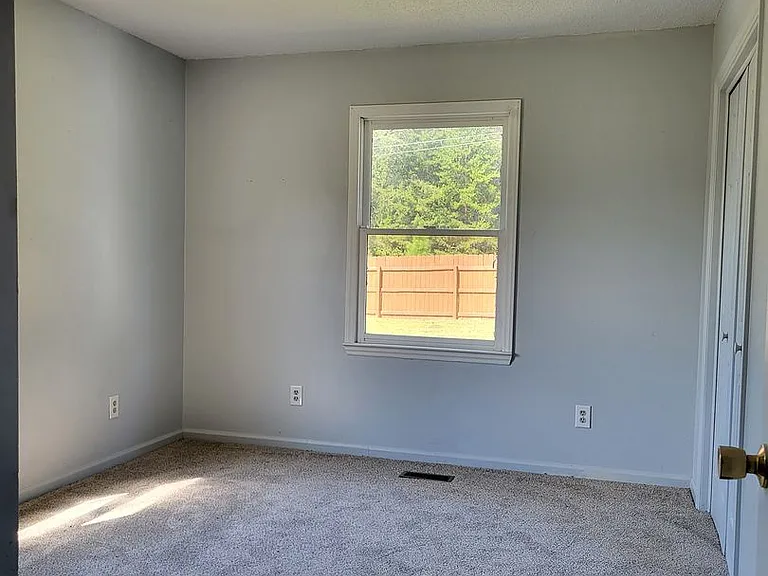 4764 Burnam Ln — Photo 8