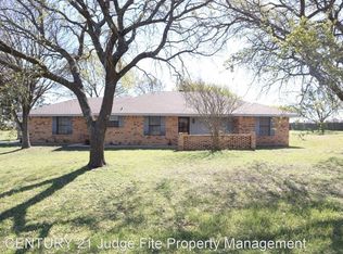 4470 Sir Lancelot Cir, Midlothian, TX 76065