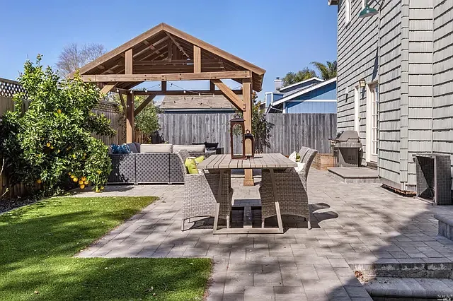 121 Paradise Dr — Photo 16