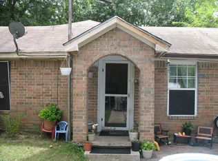 1407 W 7th St, Taylor, TX 76574