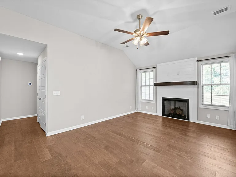 1493 Fredrick Dr — Photo 10