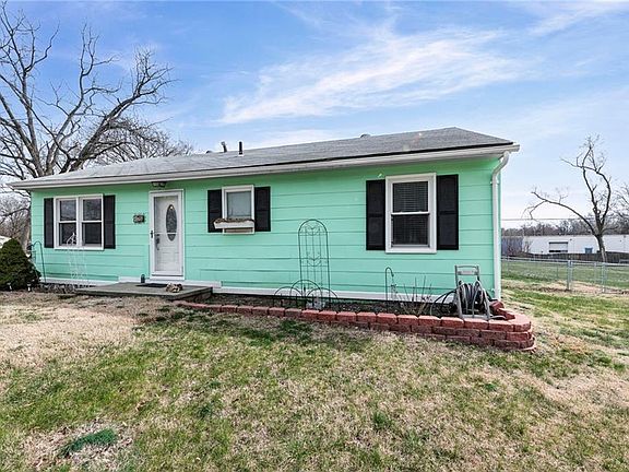 4th image of 108 N Madison St