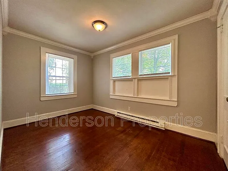 2549 Pinckney Ave — Photo 9