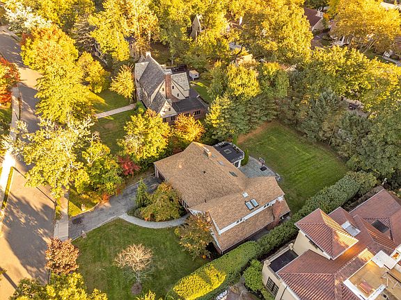 4th image of 48A Nassau Dr