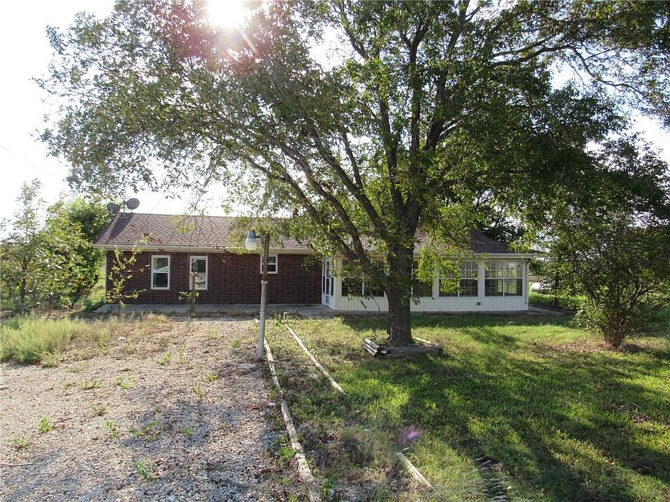 1st image of 560 Wilbanks Dr