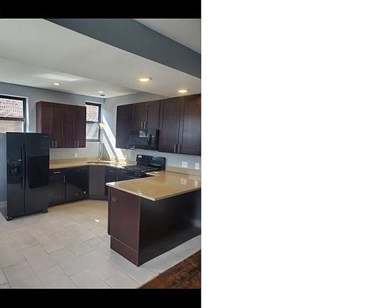 3rd image of 1521 E 67th Pl #1E