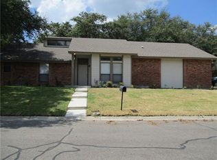 8633 Canyon Crest Rd, Fort Worth, TX 76179