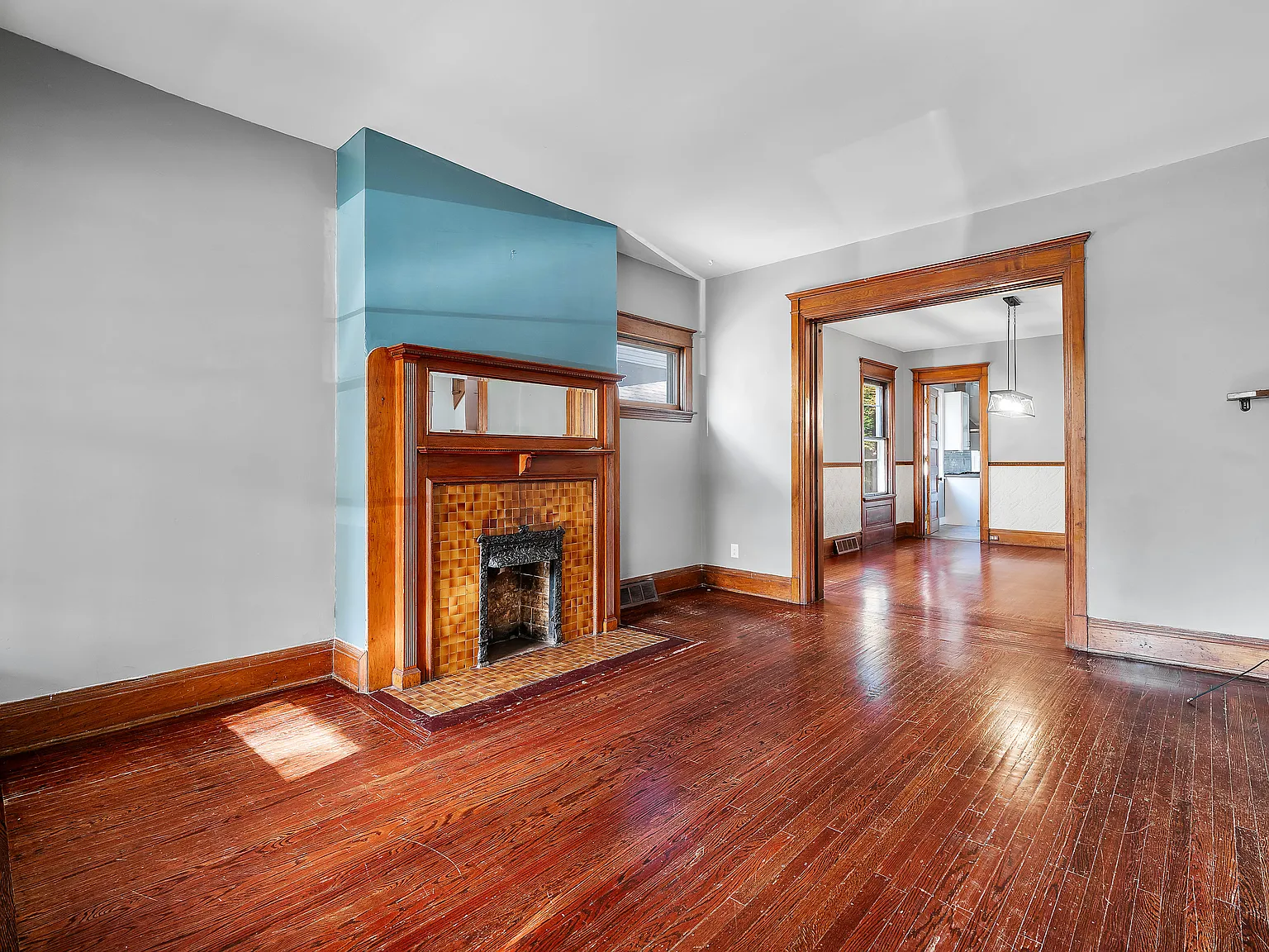2 bed, 1.5 bath, 2100 sqft, $1,900 — Photo 4