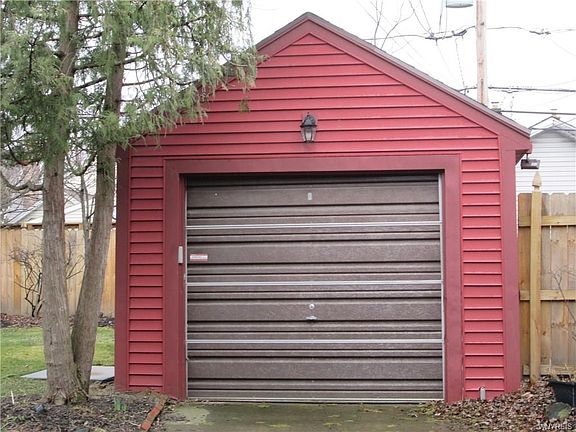 4th image of 128 Louvaine Dr