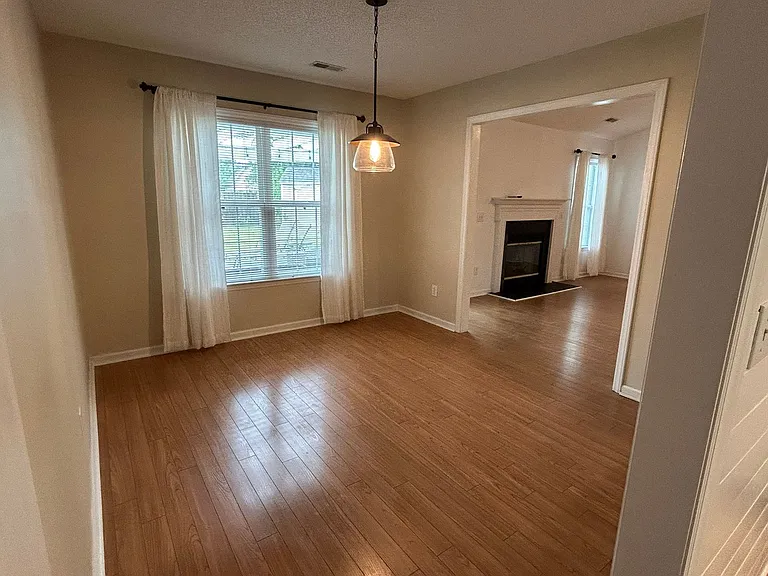 1300 Woodburn Ct — Photo 9