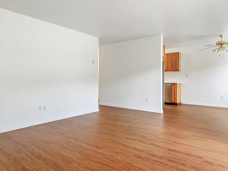 2511 Howard Ave #21 — Photo 16