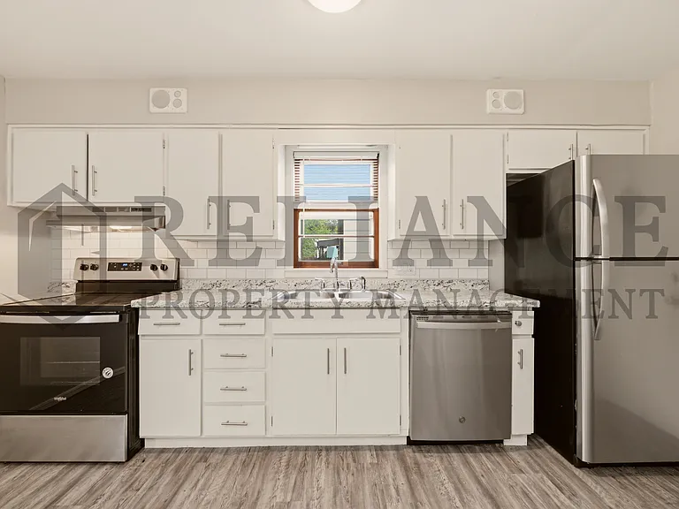 1401 W Calvert St — Photo 23