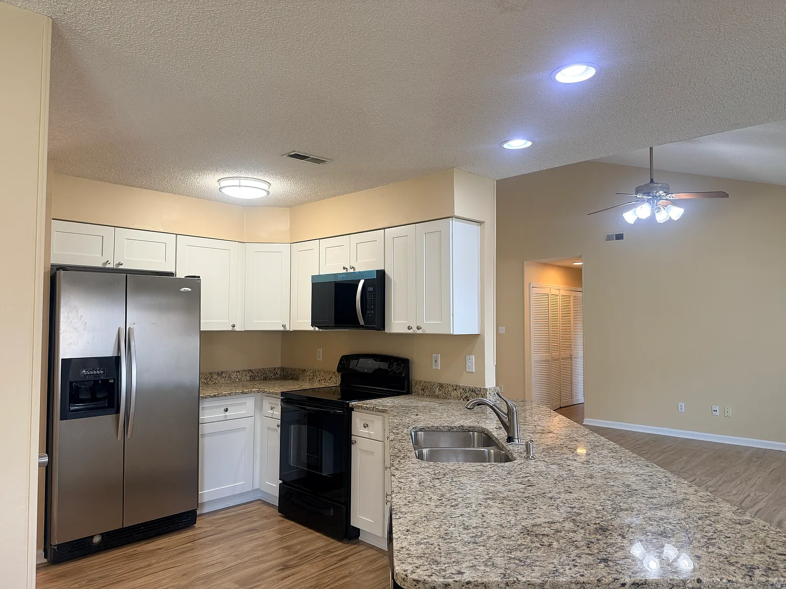 8801 Mill Run Drive — Photo 3