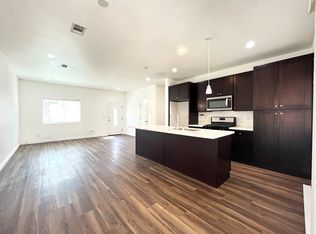 1057 Circle City Dr #3, Corona, CA 92879