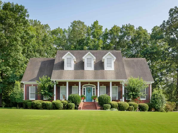 16 Grove Cir, Russellville, AL 35653