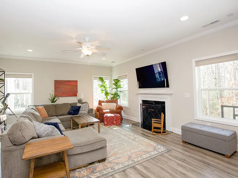 240 Parrish Ln — Photo 18