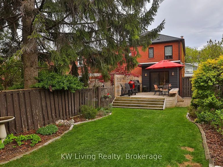 452 Davisville Ave — Photo 25